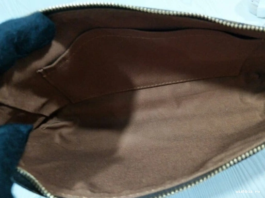 WIS POCHETTE Louis Vuitton ACCESSOIRES 0827